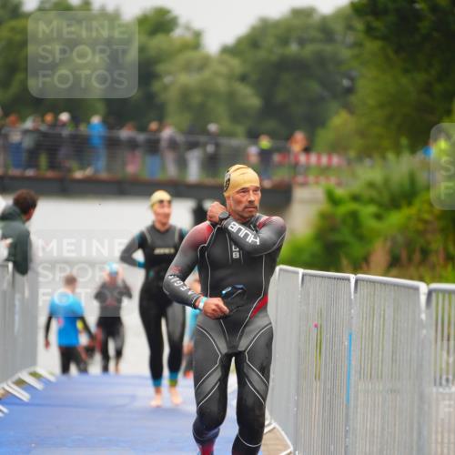 30.08.2026 - Elbe Triathlon Hamburg LAZAROV Photography http://msf.ph/oto/10032550 30.08.2026 08:43:03 Schwimmen 249, 289, 352 meine-sportfotos.de