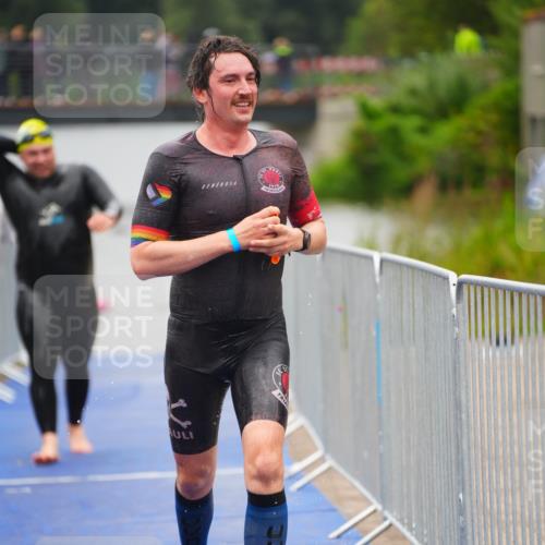 30.08.2026 - Elbe Triathlon Hamburg LAZAROV Photography http://msf.ph/oto/10032630 30.08.2026 08:43:27 Schwimmen 267, 283, 319, 362, 381 meine-sportfotos.de