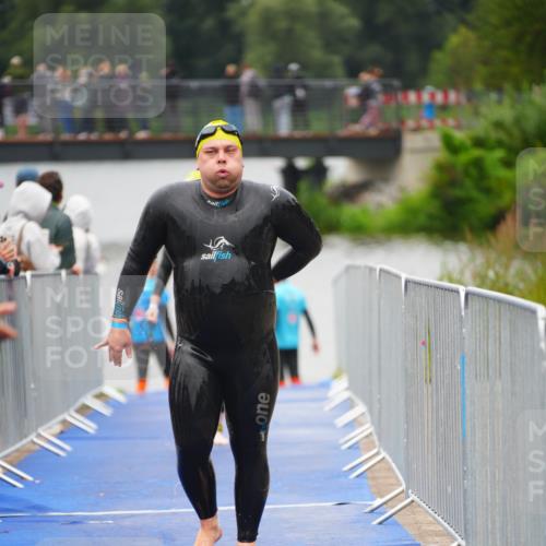 30.08.2026 - Elbe Triathlon Hamburg LAZAROV Photography http://msf.ph/oto/10032644 30.08.2026 08:43:29 Schwimmen 267, 283, 319, 381 meine-sportfotos.de