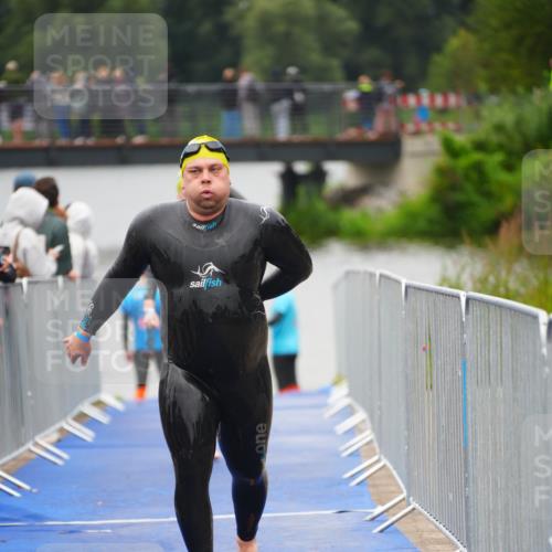 30.08.2026 - Elbe Triathlon Hamburg LAZAROV Photography http://msf.ph/oto/10032646 30.08.2026 08:43:30 Schwimmen 267, 283, 319, 381 meine-sportfotos.de