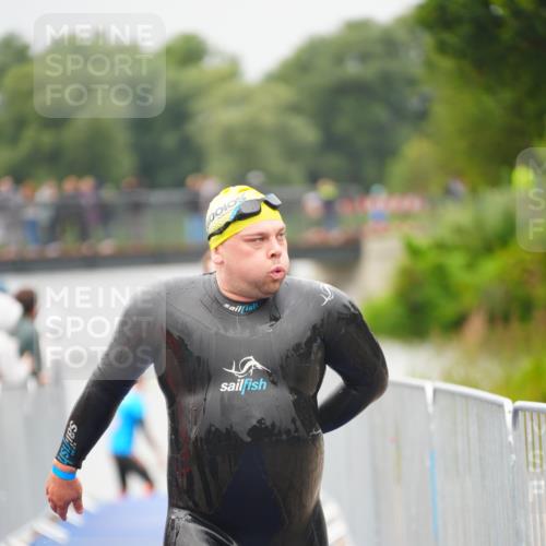 30.08.2026 - Elbe Triathlon Hamburg LAZAROV Photography http://msf.ph/oto/10032655 30.08.2026 08:43:32 Schwimmen 267, 283, 319, 381 meine-sportfotos.de