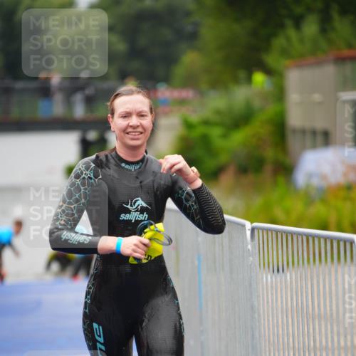 30.08.2026 - Elbe Triathlon Hamburg LAZAROV Photography http://msf.ph/oto/10032665 30.08.2026 08:43:36 Schwimmen 283, 319, 381 meine-sportfotos.de
