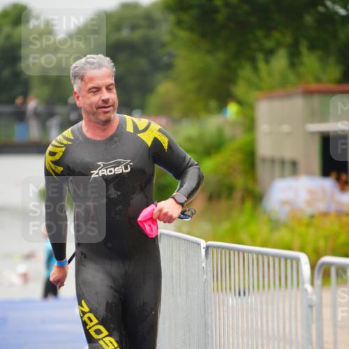 30.08.2026 - Elbe Triathlon Hamburg LAZAROV Photography http://msf.ph/oto/10032690 30.08.2026 08:43:53 Schwimmen 303 meine-sportfotos.de