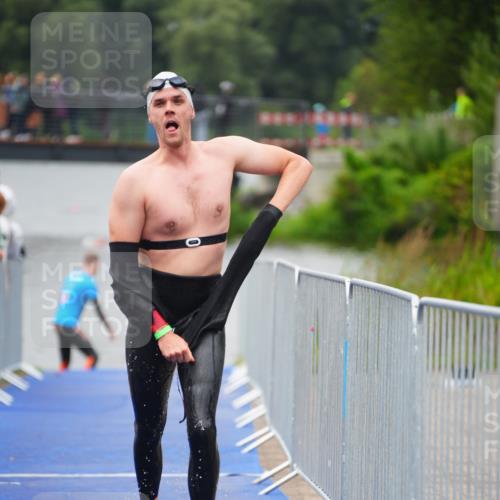 30.08.2026 - Elbe Triathlon Hamburg LAZAROV Photography http://msf.ph/oto/10032714 30.08.2026 08:44:08 Schwimmen 445 meine-sportfotos.de