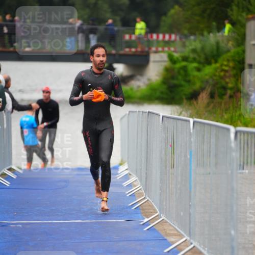 30.08.2026 - Elbe Triathlon Hamburg LAZAROV Photography http://msf.ph/oto/10032744 30.08.2026 08:45:06 Schwimmen 320 meine-sportfotos.de