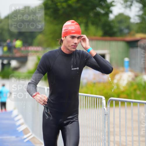 30.08.2026 - Elbe Triathlon Hamburg LAZAROV Photography http://msf.ph/oto/10032778 30.08.2026 08:45:14 Schwimmen 282, 320 meine-sportfotos.de