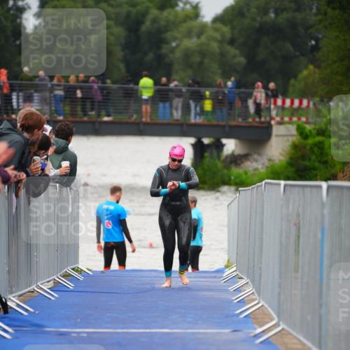 30.08.2026 - Elbe Triathlon Hamburg LAZAROV Photography http://msf.ph/oto/10032784 30.08.2026 08:46:03 Schwimmen 330 meine-sportfotos.de