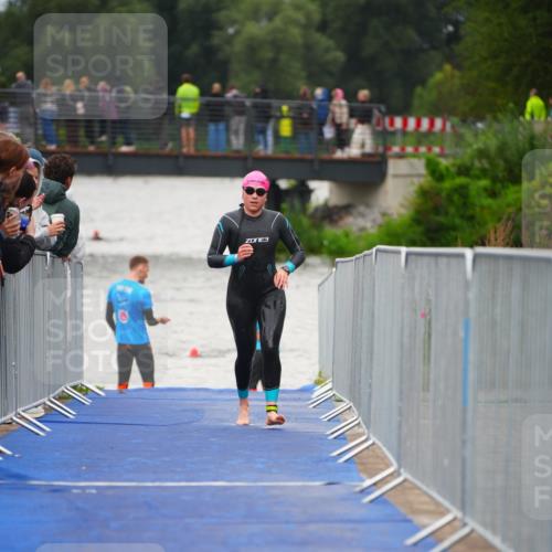 30.08.2026 - Elbe Triathlon Hamburg LAZAROV Photography http://msf.ph/oto/10032789 30.08.2026 08:46:04 Schwimmen 330 meine-sportfotos.de