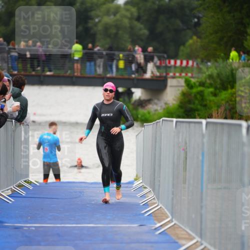 30.08.2026 - Elbe Triathlon Hamburg LAZAROV Photography http://msf.ph/oto/10032792 30.08.2026 08:46:04 Schwimmen 330 meine-sportfotos.de
