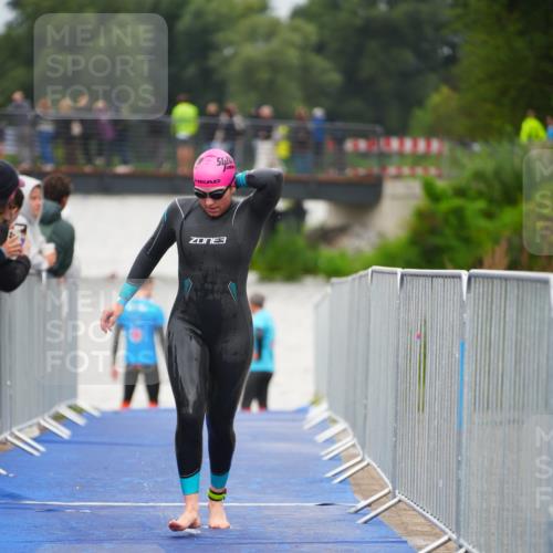 30.08.2026 - Elbe Triathlon Hamburg LAZAROV Photography http://msf.ph/oto/10032802 30.08.2026 08:46:06 Schwimmen 330 meine-sportfotos.de