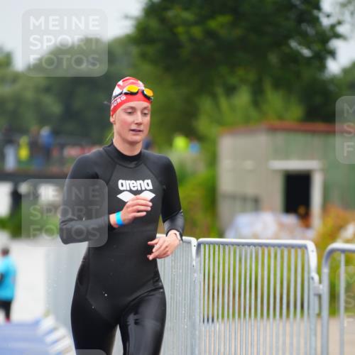 30.08.2026 - Elbe Triathlon Hamburg LAZAROV Photography http://msf.ph/oto/10032851 30.08.2026 08:46:24 Schwimmen 331 meine-sportfotos.de