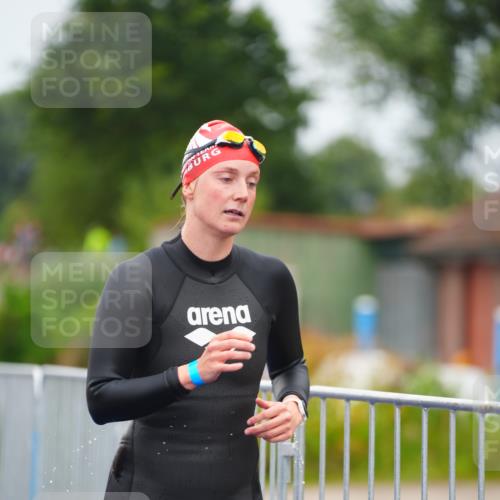 30.08.2026 - Elbe Triathlon Hamburg LAZAROV Photography http://msf.ph/oto/10032856 30.08.2026 08:46:25 Schwimmen 331 meine-sportfotos.de