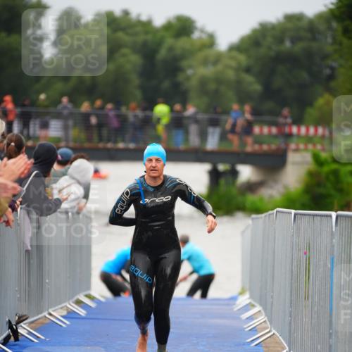 30.08.2026 - Elbe Triathlon Hamburg LAZAROV Photography http://msf.ph/oto/10032864 30.08.2026 08:46:48 Schwimmen 392 meine-sportfotos.de