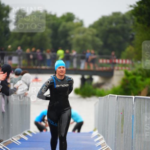30.08.2026 - Elbe Triathlon Hamburg LAZAROV Photography http://msf.ph/oto/10032867 30.08.2026 08:46:48 Schwimmen 392 meine-sportfotos.de