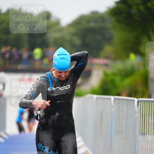 30.08.2026 - Elbe Triathlon Hamburg LAZAROV Photography http://msf.ph/oto/10032879 30.08.2026 08:46:50 Schwimmen 392 meine-sportfotos.de