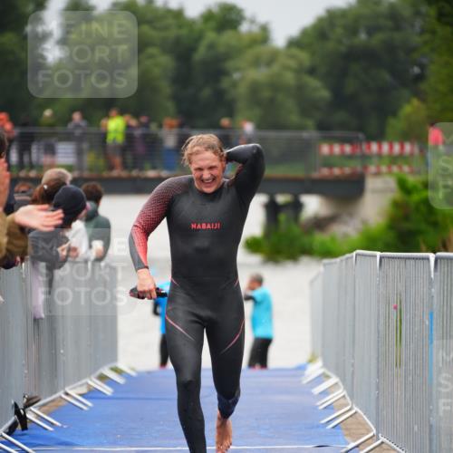 30.08.2026 - Elbe Triathlon Hamburg LAZAROV Photography http://msf.ph/oto/10032908 30.08.2026 08:47:01 Schwimmen 336, 392, 421 meine-sportfotos.de