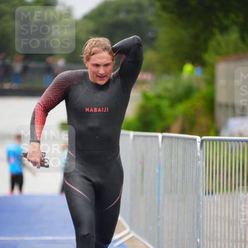 30.08.2026 - Elbe Triathlon Hamburg LAZAROV Photography http://msf.ph/oto/10032920 30.08.2026 08:47:03 Schwimmen 336, 392, 421 meine-sportfotos.de