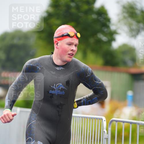 30.08.2026 - Elbe Triathlon Hamburg LAZAROV Photography http://msf.ph/oto/10032951 30.08.2026 08:47:30 Schwimmen 412, 433 meine-sportfotos.de