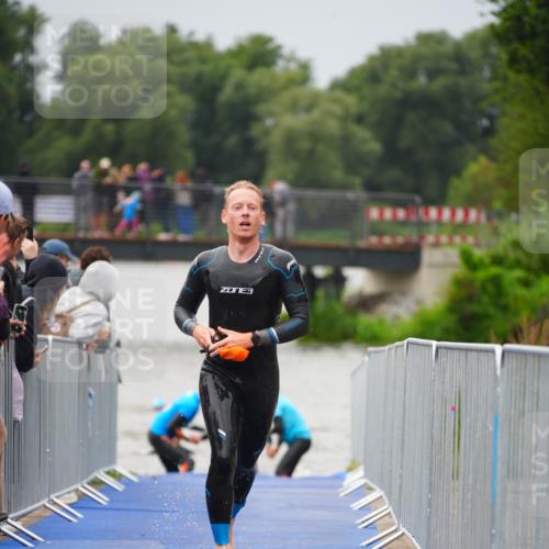30.08.2026 - Elbe Triathlon Hamburg LAZAROV Photography http://msf.ph/oto/10032957 30.08.2026 08:47:33 Schwimmen 412, 433, 502 meine-sportfotos.de