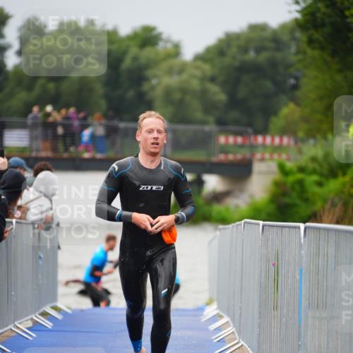 30.08.2026 - Elbe Triathlon Hamburg LAZAROV Photography http://msf.ph/oto/10032960 30.08.2026 08:47:33 Schwimmen 412, 433, 502 meine-sportfotos.de