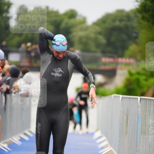 30.08.2026 - Elbe Triathlon Hamburg LAZAROV Photography http://msf.ph/oto/10032988 30.08.2026 08:47:43 Schwimmen 412, 432, 502 meine-sportfotos.de