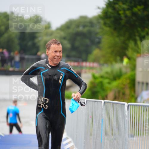 30.08.2026 - Elbe Triathlon Hamburg LAZAROV Photography http://msf.ph/oto/10033031 30.08.2026 08:48:03 Schwimmen 264, 266, 485 meine-sportfotos.de