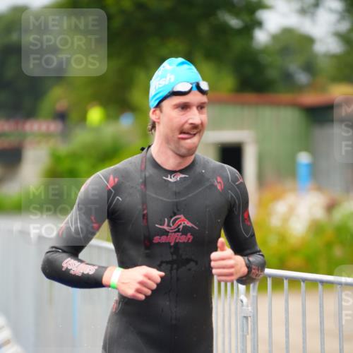 30.08.2026 - Elbe Triathlon Hamburg LAZAROV Photography http://msf.ph/oto/10033066 30.08.2026 08:48:23 Schwimmen 458 meine-sportfotos.de