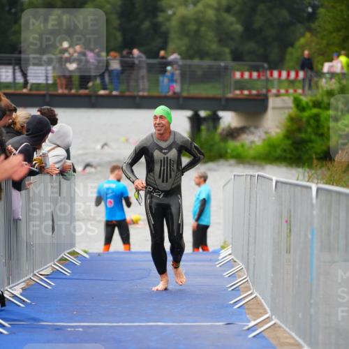 30.08.2026 - Elbe Triathlon Hamburg LAZAROV Photography http://msf.ph/oto/10033069 30.08.2026 08:48:30 Schwimmen 261, 458 meine-sportfotos.de