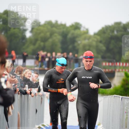30.08.2026 - Elbe Triathlon Hamburg LAZAROV Photography http://msf.ph/oto/10033154 30.08.2026 08:49:20 Schwimmen 398, 466 meine-sportfotos.de