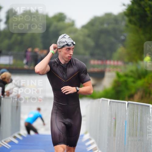 30.08.2026 - Elbe Triathlon Hamburg LAZAROV Photography http://msf.ph/oto/10033183 30.08.2026 08:49:40 Schwimmen 397 meine-sportfotos.de