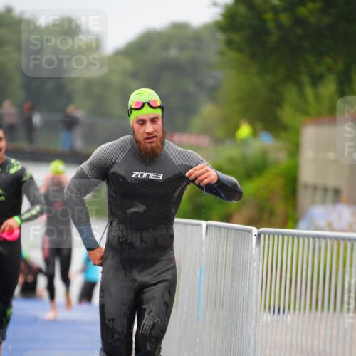 30.08.2026 - Elbe Triathlon Hamburg LAZAROV Photography http://msf.ph/oto/10033261 30.08.2026 08:50:03 Schwimmen 399, 414, 417, 476, 496 meine-sportfotos.de