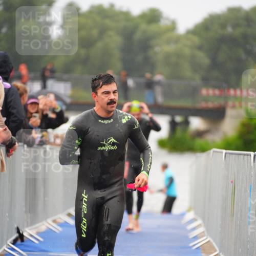 30.08.2026 - Elbe Triathlon Hamburg LAZAROV Photography http://msf.ph/oto/10033263 30.08.2026 08:50:04 Schwimmen 399, 414, 417, 476, 496 meine-sportfotos.de