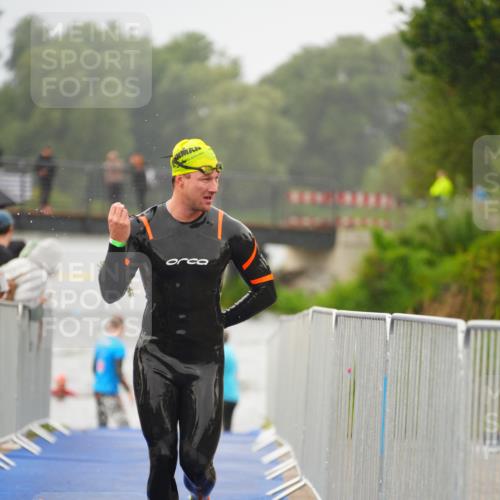 30.08.2026 - Elbe Triathlon Hamburg LAZAROV Photography http://msf.ph/oto/10033342 30.08.2026 08:50:19 Schwimmen 399, 444, 476, 480, 496 meine-sportfotos.de