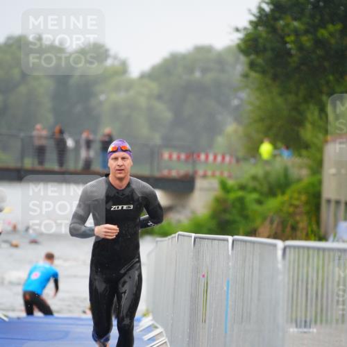 30.08.2026 - Elbe Triathlon Hamburg LAZAROV Photography http://msf.ph/oto/10033364 30.08.2026 08:50:26 Schwimmen 444, 446, 480 meine-sportfotos.de