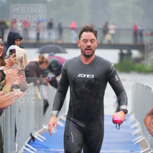 30.08.2026 - Elbe Triathlon Hamburg LAZAROV Photography http://msf.ph/oto/10033471 30.08.2026 08:51:05 Schwimmen 484, 689, 916 meine-sportfotos.de