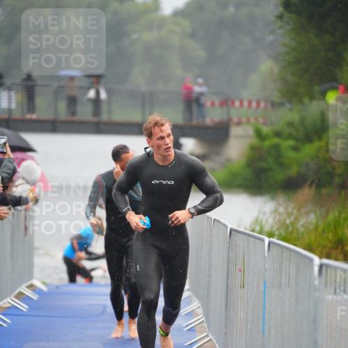 30.08.2026 - Elbe Triathlon Hamburg LAZAROV Photography http://msf.ph/oto/10033506 30.08.2026 08:51:36 Schwimmen 248, 394, 457, 464 meine-sportfotos.de