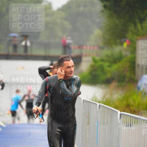 30.08.2026 - Elbe Triathlon Hamburg LAZAROV Photography http://msf.ph/oto/10033531 30.08.2026 08:51:39 Schwimmen 248, 394, 464 meine-sportfotos.de
