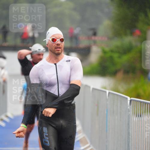 30.08.2026 - Elbe Triathlon Hamburg LAZAROV Photography http://msf.ph/oto/10033612 30.08.2026 08:51:54 Schwimmen 248, 405, 420, 425, 426, 428, 430, 464, 481 meine-sportfotos.de