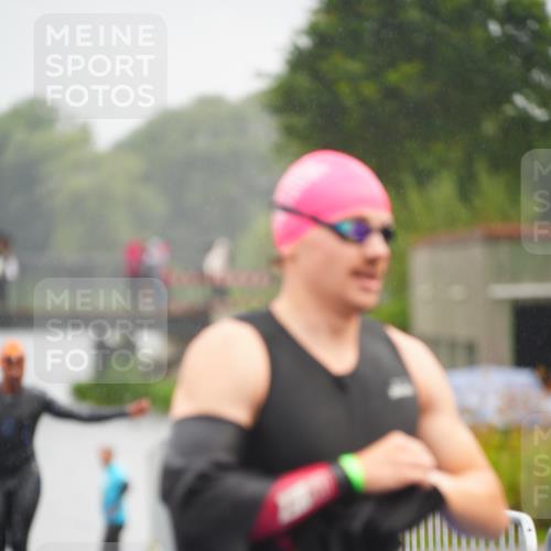 30.08.2026 - Elbe Triathlon Hamburg LAZAROV Photography http://msf.ph/oto/10033645 30.08.2026 08:51:59 Schwimmen 405, 420, 425, 426, 428, 430, 481, 493 meine-sportfotos.de