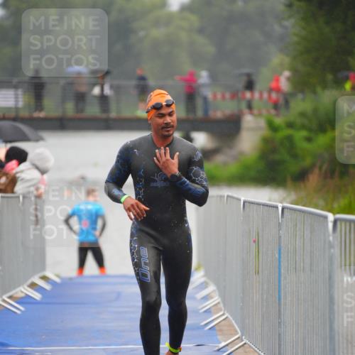 30.08.2026 - Elbe Triathlon Hamburg LAZAROV Photography http://msf.ph/oto/10033654 30.08.2026 08:52:02 Schwimmen 405, 420, 425, 426, 428, 430, 481, 493 meine-sportfotos.de
