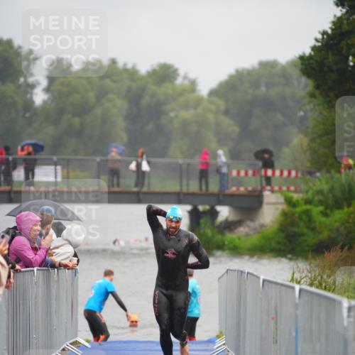 30.08.2026 - Elbe Triathlon Hamburg LAZAROV Photography http://msf.ph/oto/10033659 30.08.2026 08:52:54 Schwimmen 613 meine-sportfotos.de