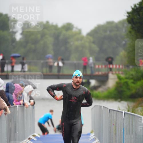 30.08.2026 - Elbe Triathlon Hamburg LAZAROV Photography http://msf.ph/oto/10033675 30.08.2026 08:52:56 Schwimmen 613 meine-sportfotos.de