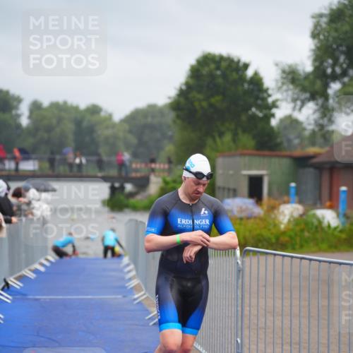 30.08.2026 - Elbe Triathlon Hamburg LAZAROV Photography http://msf.ph/oto/10033799 30.08.2026 08:53:34 Schwimmen 438 meine-sportfotos.de