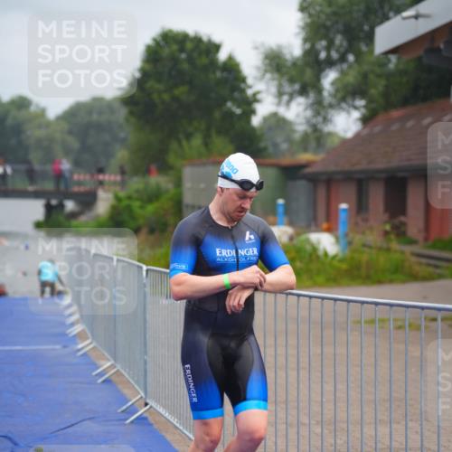 30.08.2026 - Elbe Triathlon Hamburg LAZAROV Photography http://msf.ph/oto/10033857 30.08.2026 08:53:35 Schwimmen 438 meine-sportfotos.de
