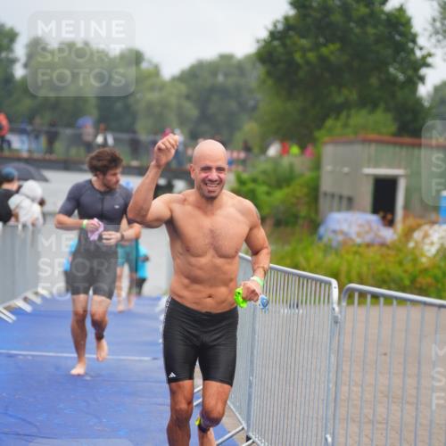 30.08.2026 - Elbe Triathlon Hamburg LAZAROV Photography http://msf.ph/oto/10033903 30.08.2026 08:54:21 Schwimmen 415, 431, 451, 482 meine-sportfotos.de