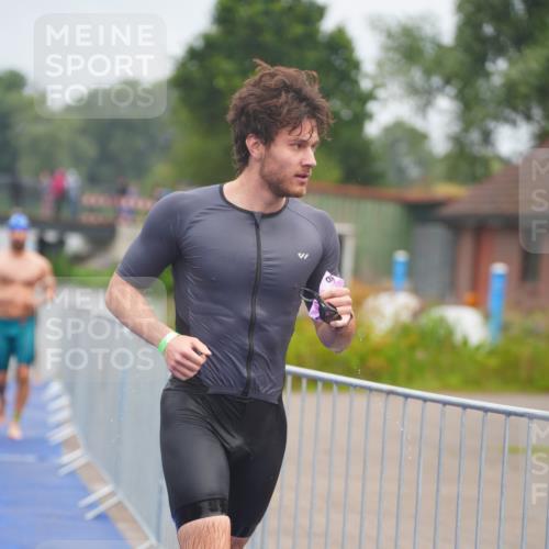 30.08.2026 - Elbe Triathlon Hamburg LAZAROV Photography http://msf.ph/oto/10033921 30.08.2026 08:54:23 Schwimmen 415, 431, 451, 482 meine-sportfotos.de