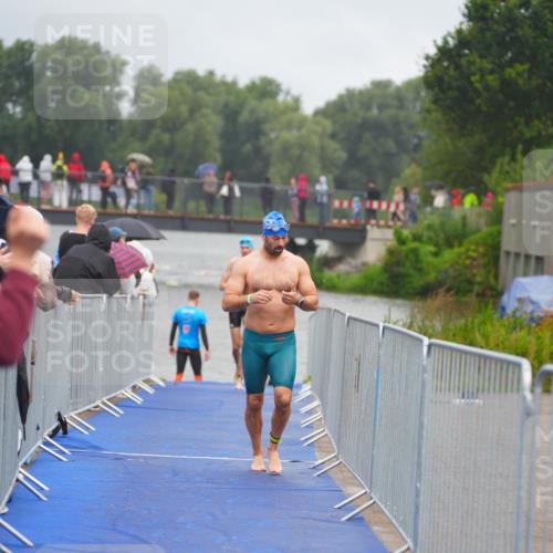 30.08.2026 - Elbe Triathlon Hamburg LAZAROV Photography http://msf.ph/oto/10033925 30.08.2026 08:54:24 Schwimmen 415, 431, 451, 482 meine-sportfotos.de