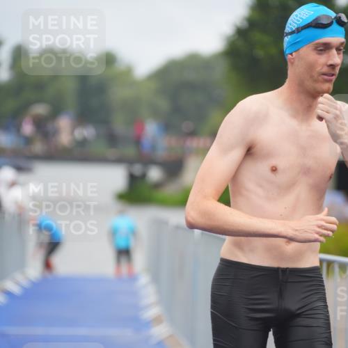30.08.2026 - Elbe Triathlon Hamburg LAZAROV Photography http://msf.ph/oto/10033960 30.08.2026 08:54:33 Schwimmen 415, 431, 440, 482 meine-sportfotos.de