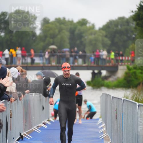30.08.2026 - Elbe Triathlon Hamburg LAZAROV Photography http://msf.ph/oto/10033976 30.08.2026 08:55:39 Schwimmen 489, 504, 543 meine-sportfotos.de