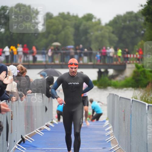 30.08.2026 - Elbe Triathlon Hamburg LAZAROV Photography http://msf.ph/oto/10033979 30.08.2026 08:55:40 Schwimmen 489, 504, 543 meine-sportfotos.de